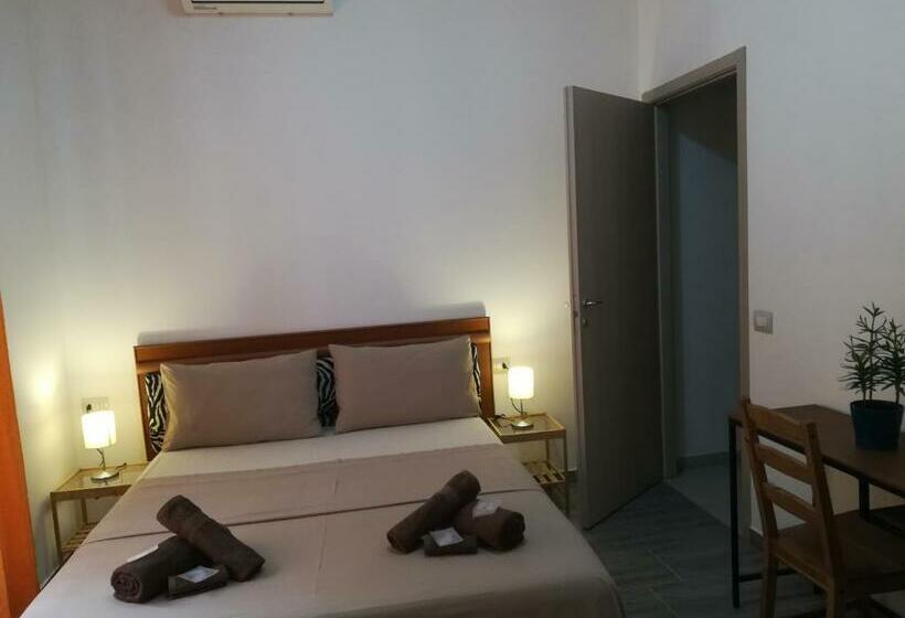 پانسیون Casamina