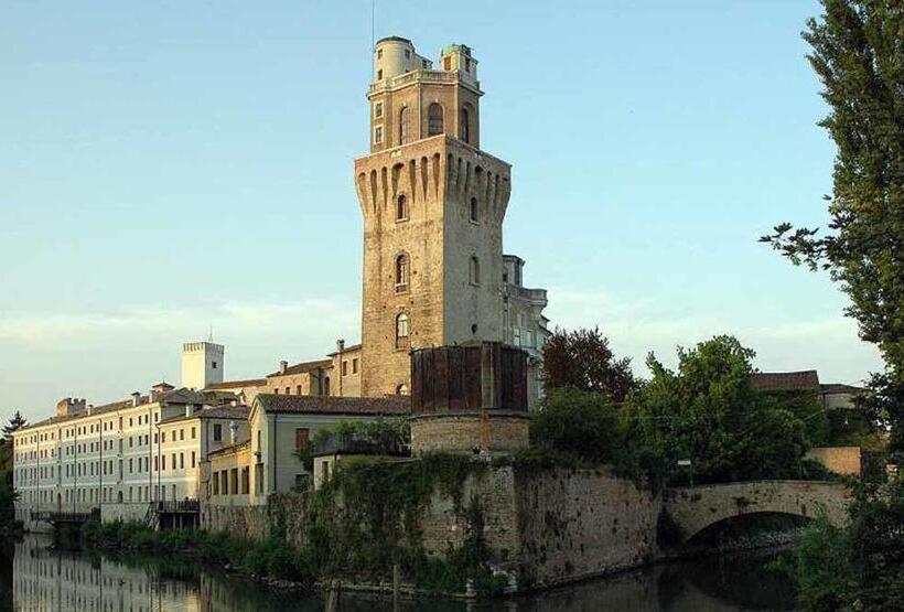 پانسیون Casamina