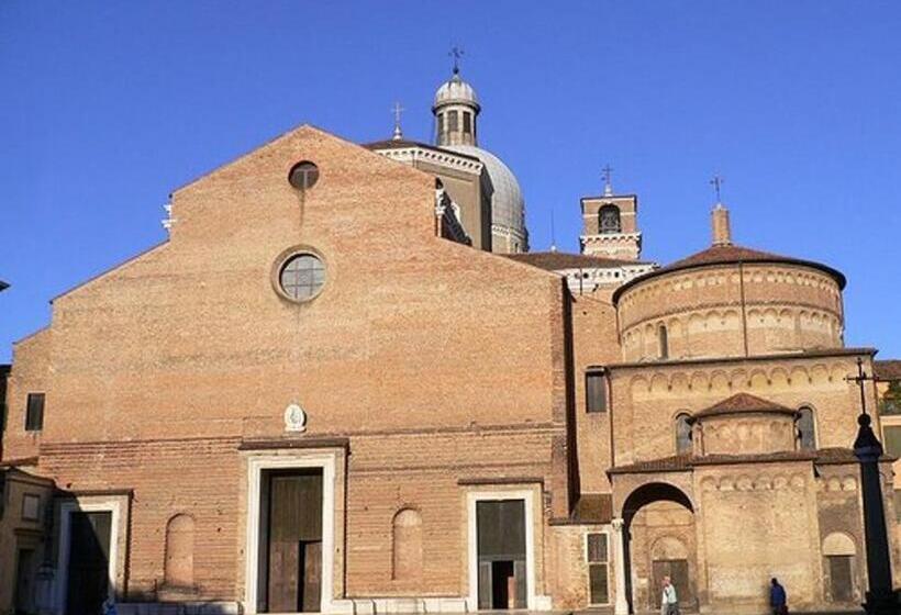 پانسیون Casamina