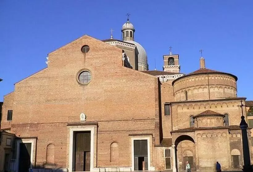 پانسیون Casamina