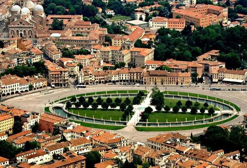 پانسیون Casamina