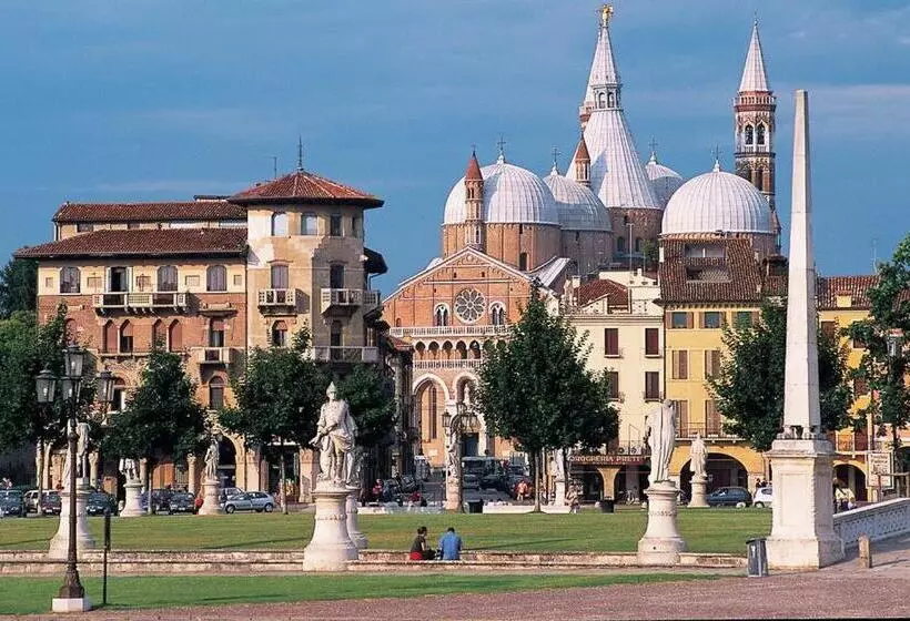 پانسیون Casamina