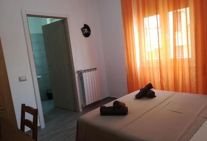 پانسیون Casamina