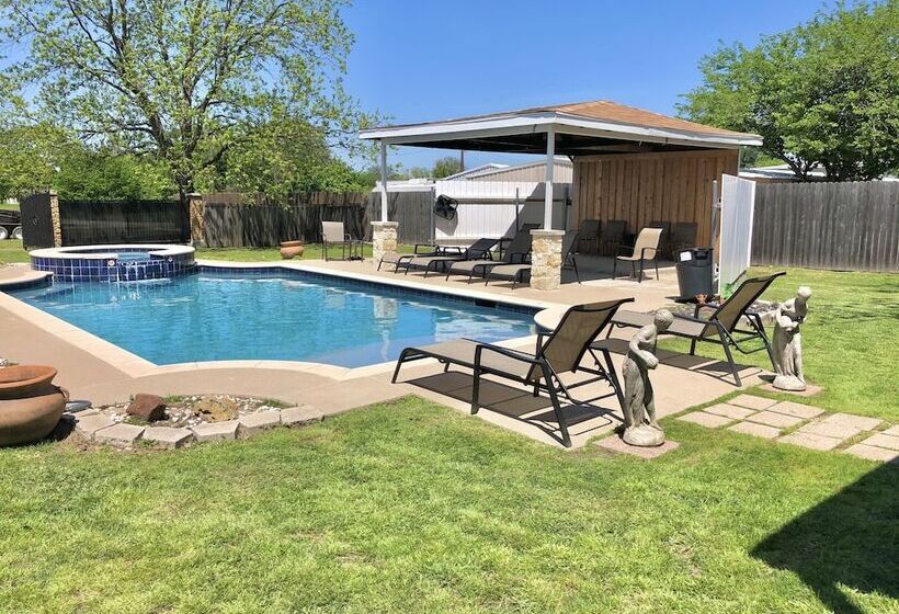 مبيت وإفطار Holder House Rentals