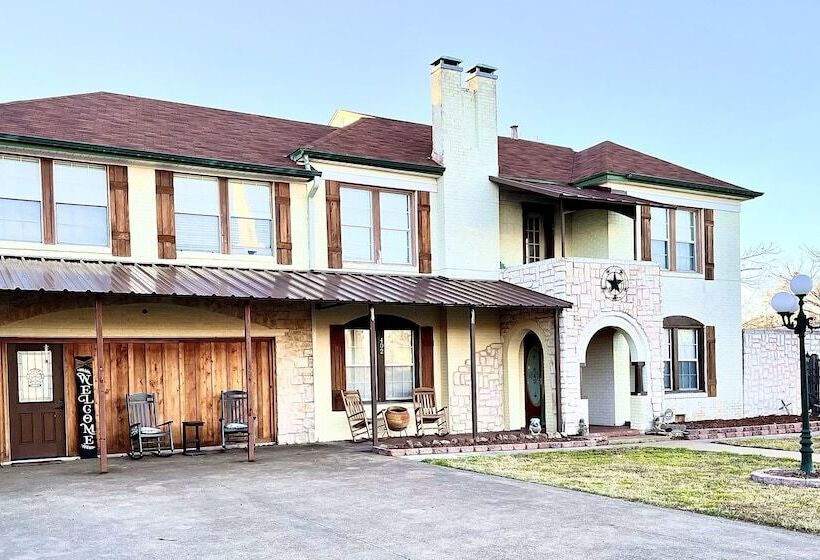 مبيت وإفطار Holder House Rentals