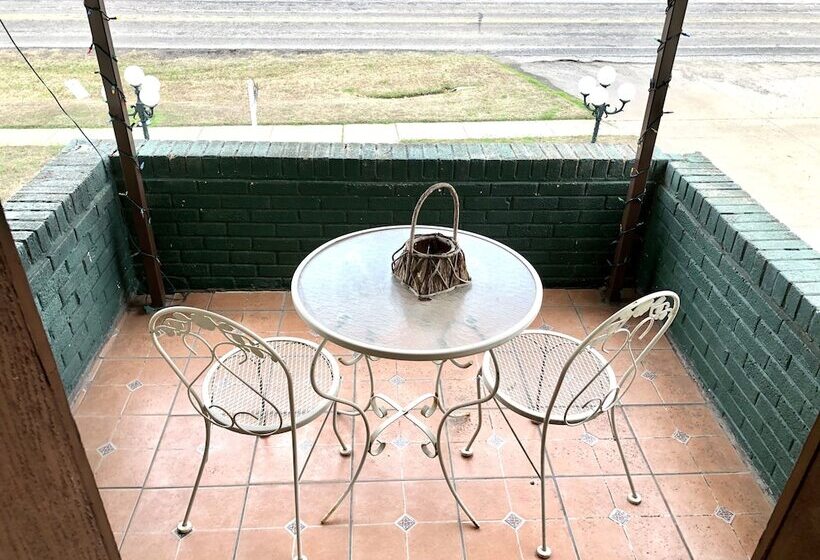 مبيت وإفطار Holder House Rentals