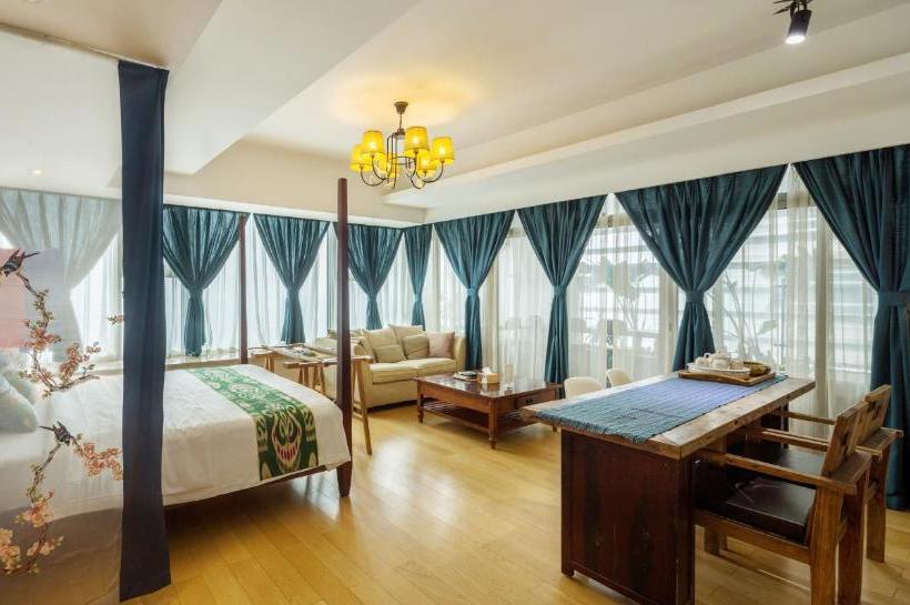 Отель Chengdu Skyline International Apartment