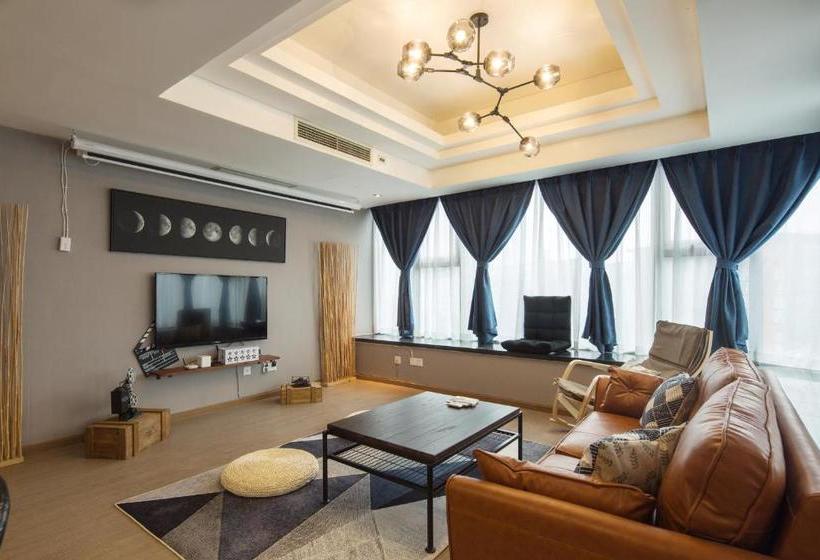 Отель Chengdu Skyline International Apartment