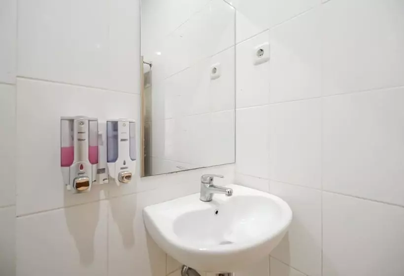 Hotelli Reddoorz Plus @ Karebosi Area 2