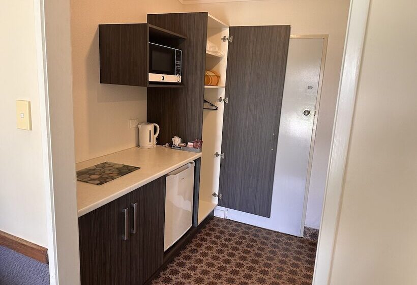 汽车旅馆 The Furlong