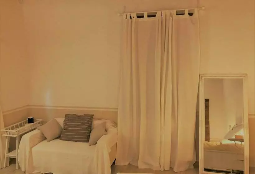 ベッドアンドブレックファースト Il Contado  Room And Breakfast