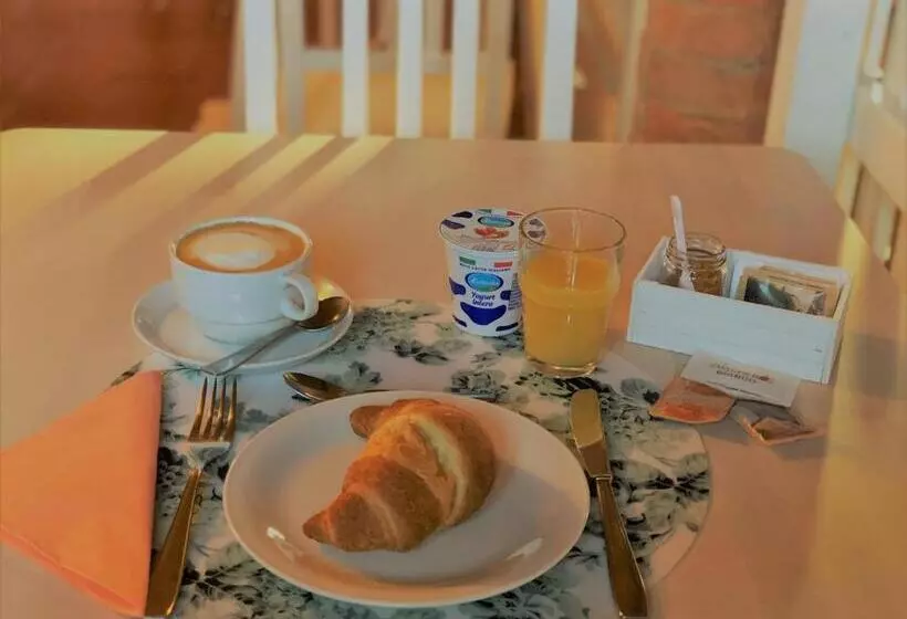 ベッドアンドブレックファースト Il Contado  Room And Breakfast