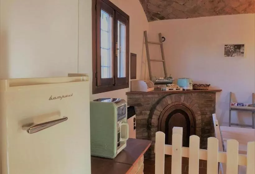 ベッドアンドブレックファースト Il Contado  Room And Breakfast