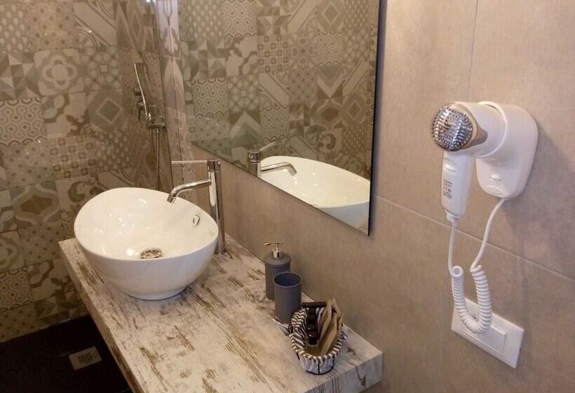 تختخواب و صبحانه Minerva Guest House