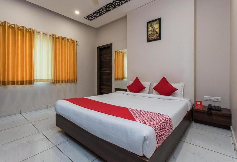 فندق Oyo 18757 Nakshatra Inn