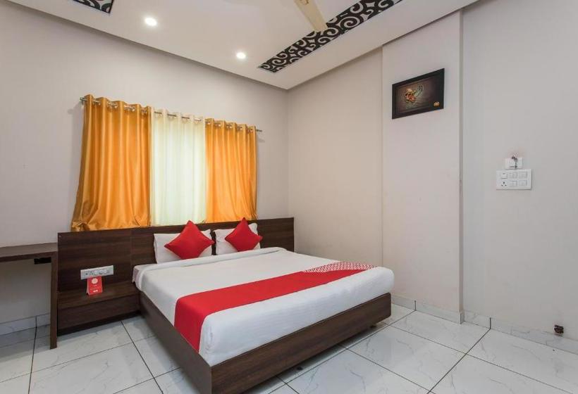 فندق Oyo 18757 Nakshatra Inn