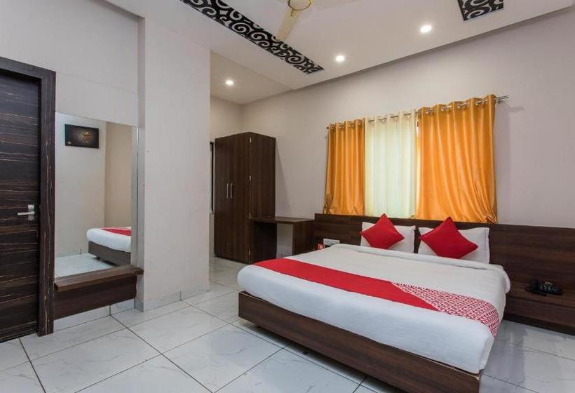 فندق Oyo 18757 Nakshatra Inn