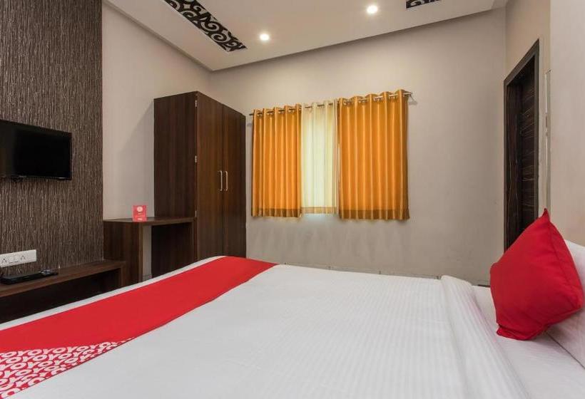 فندق Oyo 18757 Nakshatra Inn