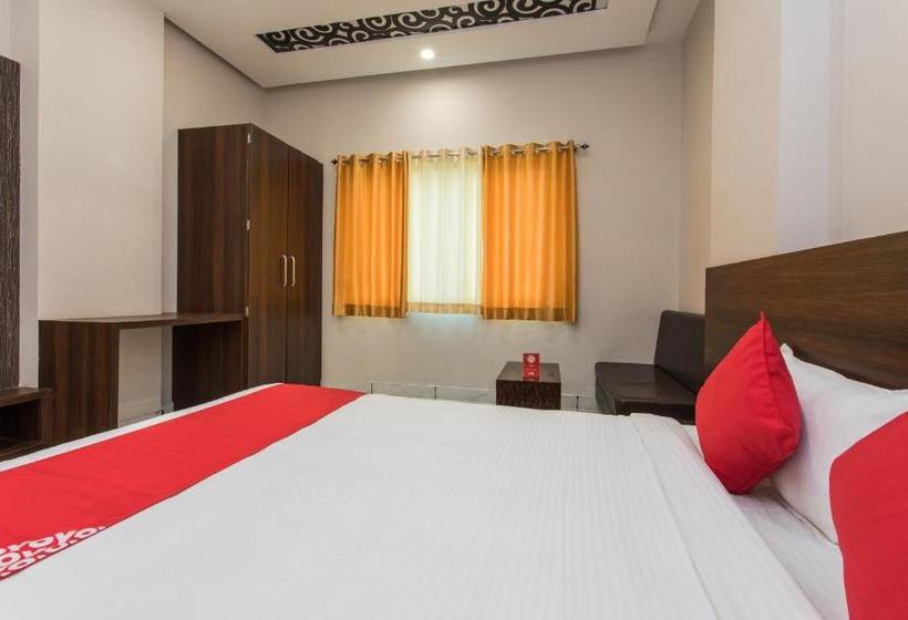 فندق Oyo 18757 Nakshatra Inn