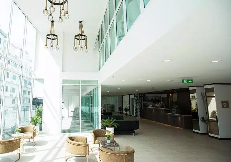هتل B2 Nakhonsawan Premier