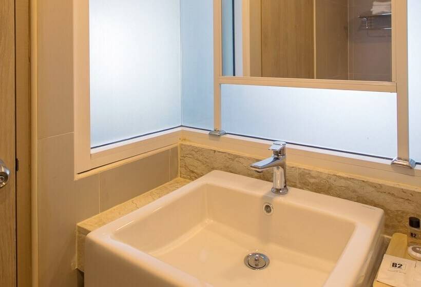 בית מלון כפרי B2 Nakhonsawan Premier