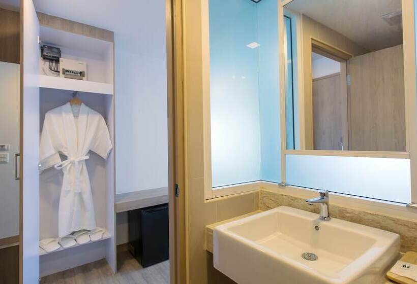 בית מלון כפרי B2 Nakhonsawan Premier