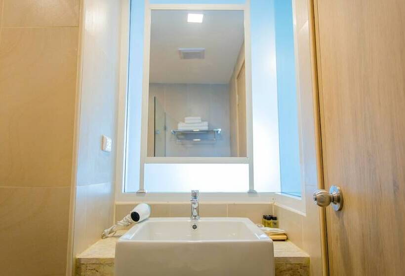 בית מלון כפרי B2 Nakhonsawan Premier