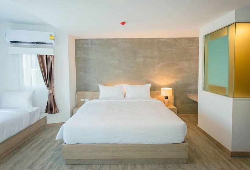 בית מלון כפרי B2 Nakhonsawan Premier