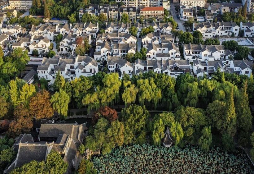 Отель Maison New Century Nanxun Huzhou