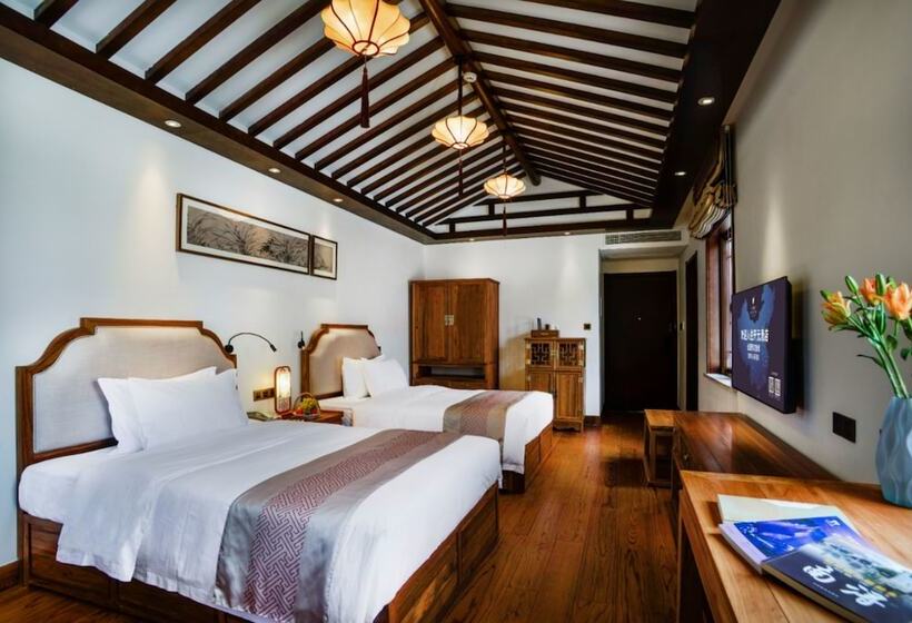 Отель Maison New Century Nanxun Huzhou