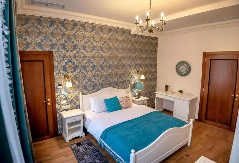 ベッドアンドブレックファースト Ana Boutique