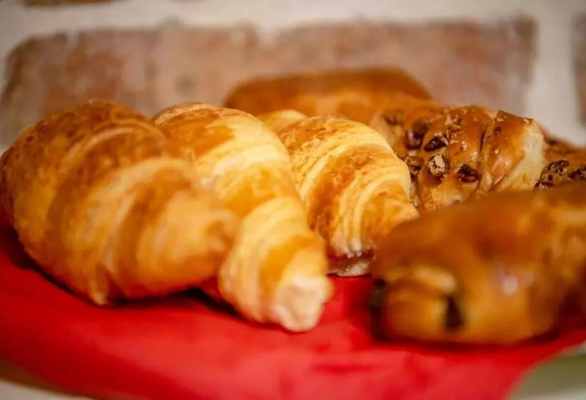 ベッドアンドブレックファースト Ana Boutique