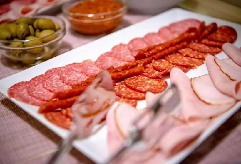 ベッドアンドブレックファースト Ana Boutique