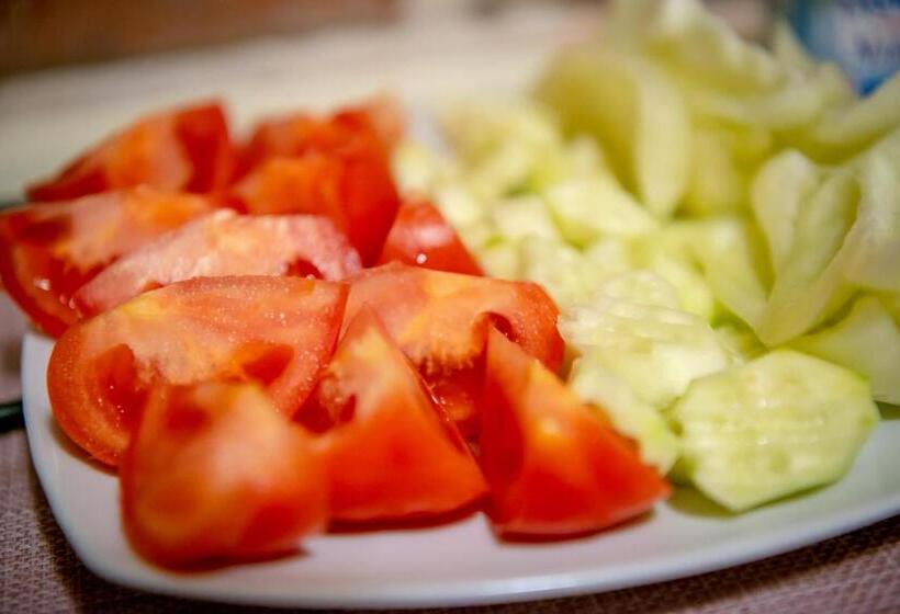 تختخواب و صبحانه Ana Boutique