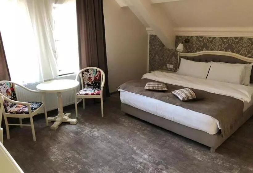 ベッドアンドブレックファースト Ana Boutique