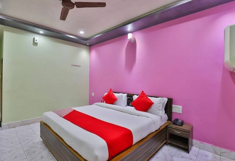 Hotel Collection O Triveni