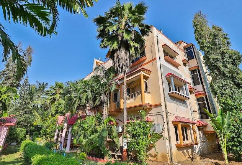 Hotel Collection O Triveni