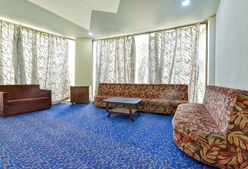 בית מלון כפרי Fabexpress Riya Revati Resort