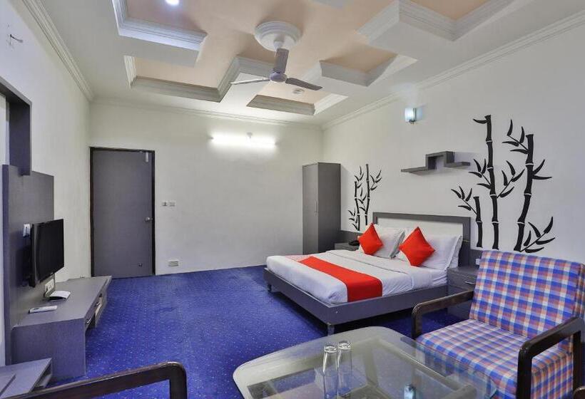 בית מלון כפרי Fabexpress Riya Revati Resort