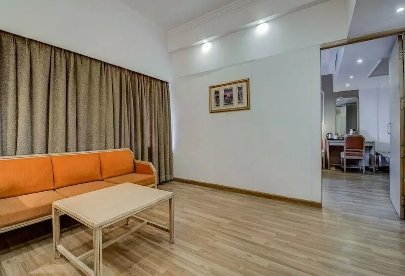 هتل Oyo 10945 Sai Guest House