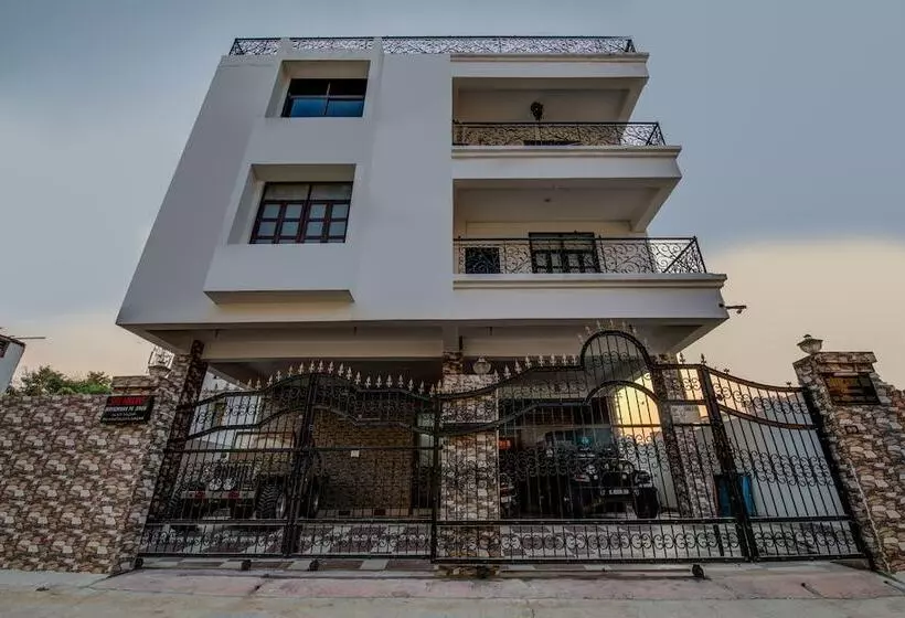 هتل Oyo 10945 Sai Guest House