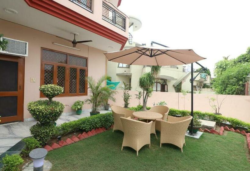 Hotell Oyo 17166 Ann S Cottage