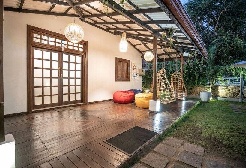 تختخواب و صبحانه Luaya Beach