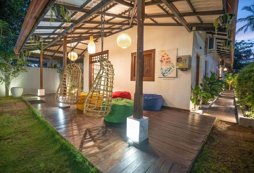 تختخواب و صبحانه Luaya Beach