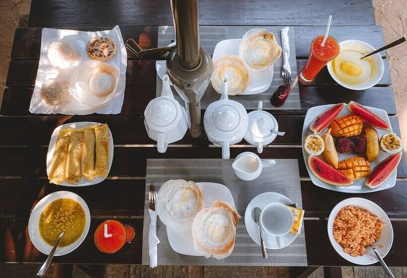 تختخواب و صبحانه Luaya Beach