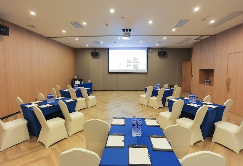 Hotel Holiday Inn Express Shanghai Xuhui Binjiang By Ihg