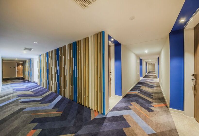 Hotel Holiday Inn Express Shanghai Xuhui Binjiang By Ihg