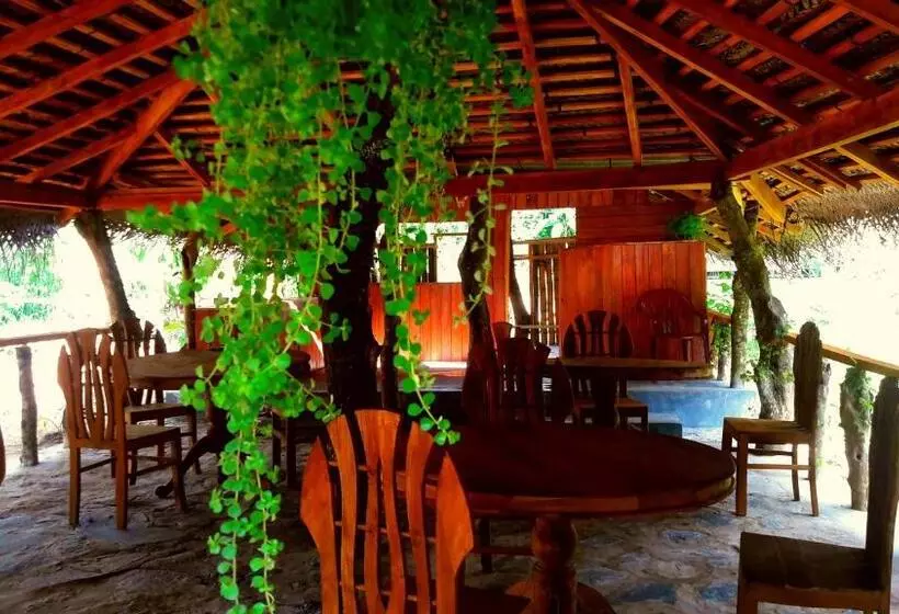 Hotelli Luck Uyana Cabana Pinnawala