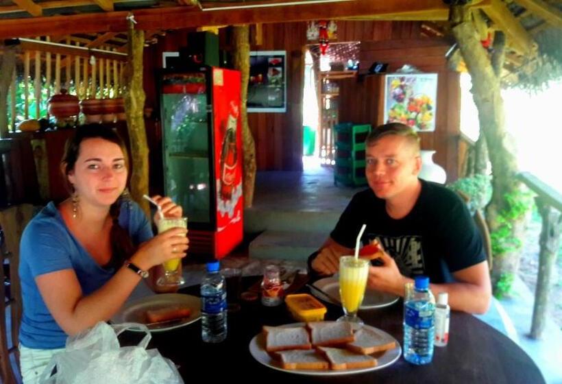 Hotel Luck Uyana Cabana Pinnawala