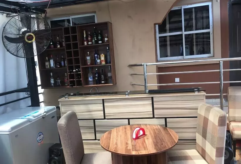 Mignonette Hotel & Suites